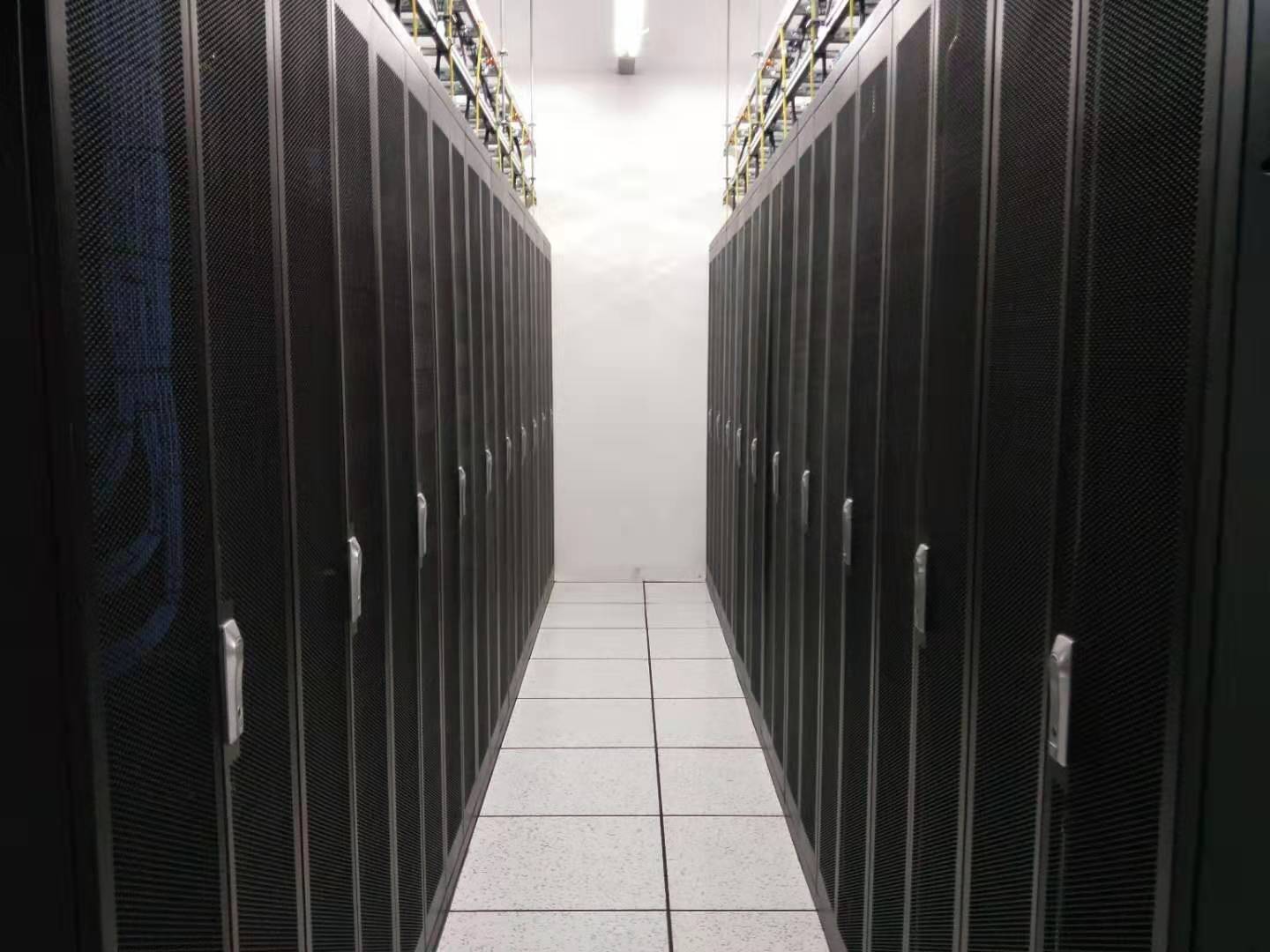 理塘IDC机柜促销季开启